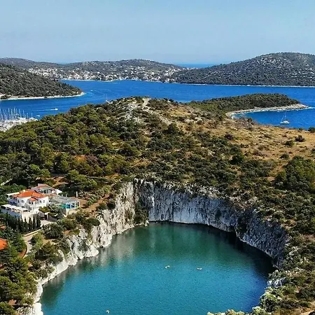Διαμέρισμα Luka *