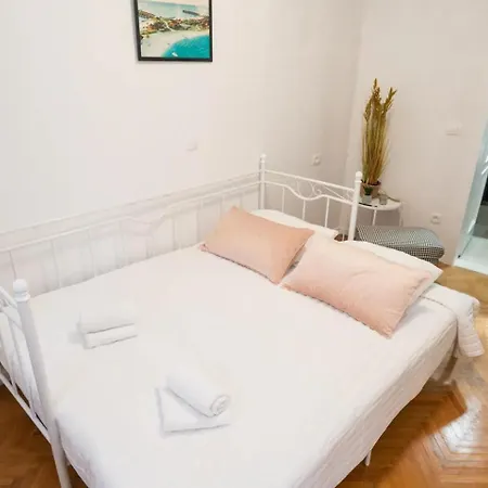 Luka Apartment