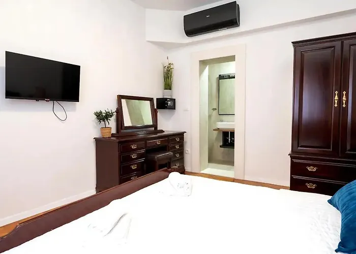 Luka Rogoznica (Sibenik-Knin)